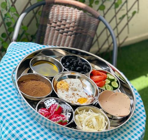 صحن الفطور بثلاث مقاسات مختلفة