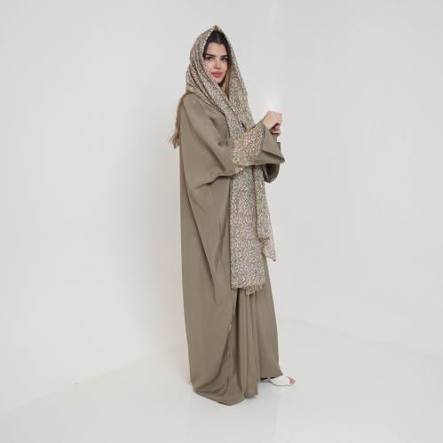 Oily flowery abaya