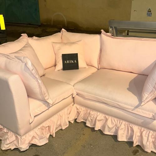 كنبة L قماش مقلم بينك فاتح