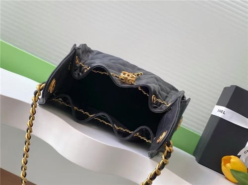 CHANEL 25 Small Handbag Grained Calfskin Gold Tone...