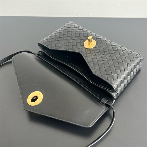 Bottega Veneta Knot Lock Black