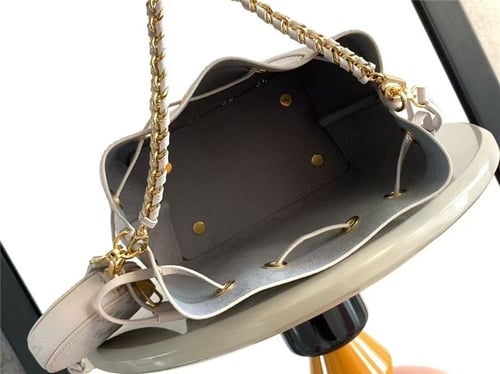 Louis Vuitton Bella Mahina Handbags
