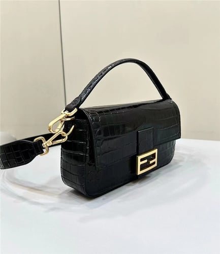 FENDI Baguette Shoulder Bags