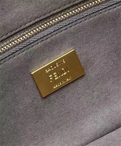 FENDI Baguette Shoulder Bags