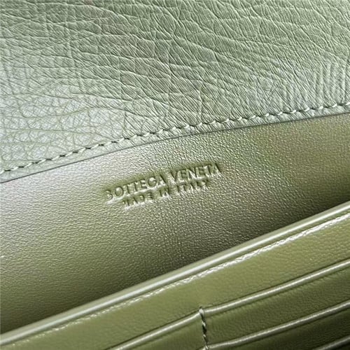 Bottega Veneta Andiamo Clutch