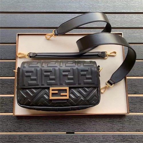 FENDI Shoulder Bags