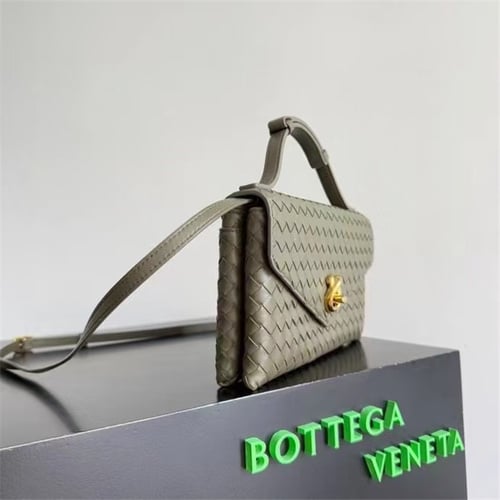 Bottega Veneta Knot Lock