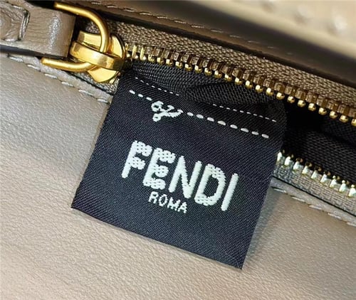 FENDI Baguette Shoulder Bags