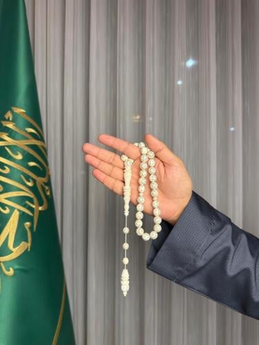 مسباح عاج فيل منقوش مطعم بالفضة تمليكة
