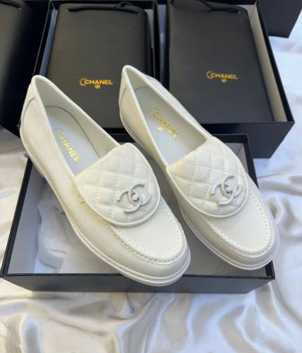 حذاء فاخر Chanel – تصميم مميز للراحة والأناقة اليو...