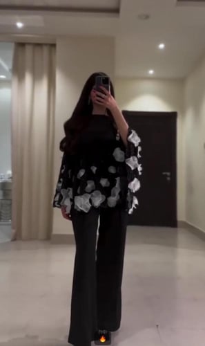 طقم أنثوي عصري – بلوزة أوراق ورد 3D وبنطال واسع لل...