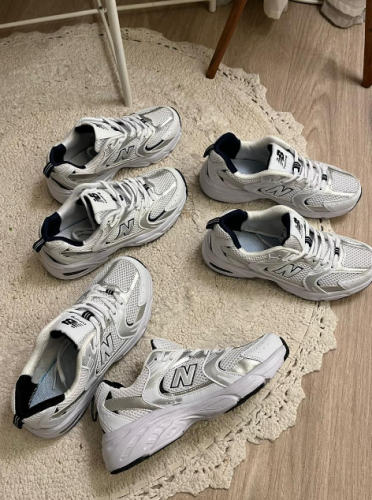 حذاء New Balance LO – تصميم منخفض كلاسيكي ومريح لل...