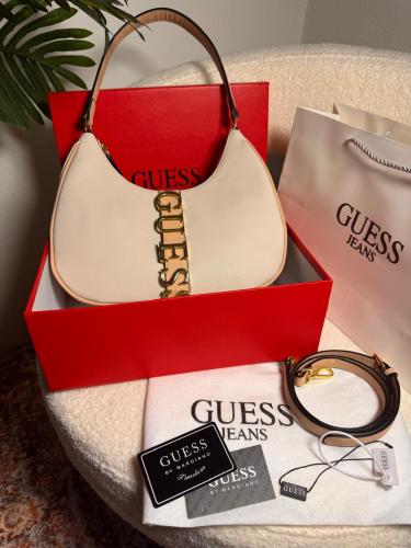 شنطة Guess أنيقة – تصميم فخم وعصري للاستخدام اليوم...