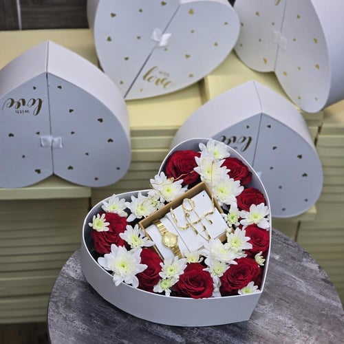 طقم نسائي فاخرة بتصميم كاريتر اصدار جديد