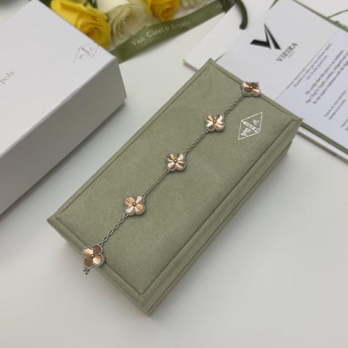 اساور فان كليف نسائية بتصميم 5 وردات