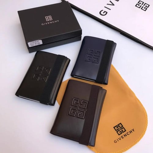 محافظ رجالية ماركة جيفنشي