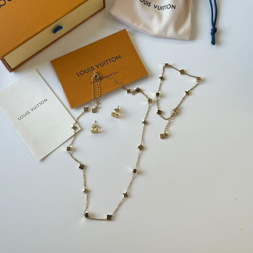 طقم لويس فيتون سلسال وحلق مع سوارة