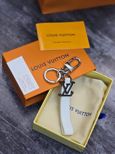 مداليات لويس فيتون اصدار جديد وانيق