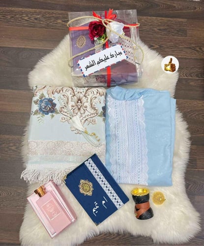 طقم سجادات صلاة نسائي راقي بالاسماء