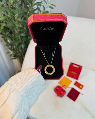 سلسال كارتير Love مع فصوص زركون