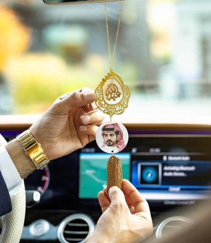 تعليقة سيارة قطرة بالاسم والصورة