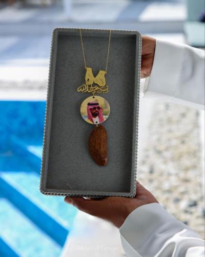 تعليقه سياره مع تصميم الصور حسب الطلب