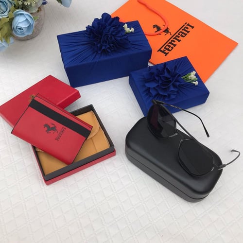 طقم رجالي ماركه فراري 2026