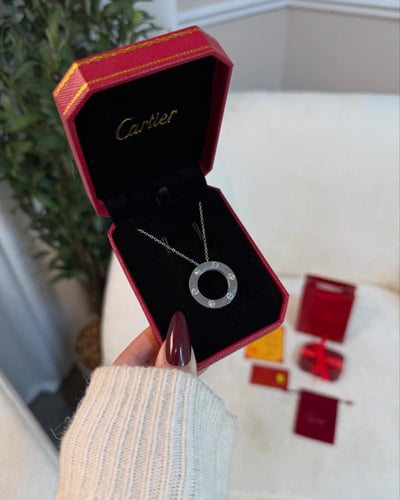 سلسال كارتير Love مع فصوص زركون