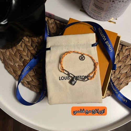 اسوارة رجالي ماركة لويس فيتون بتصميم القُفل