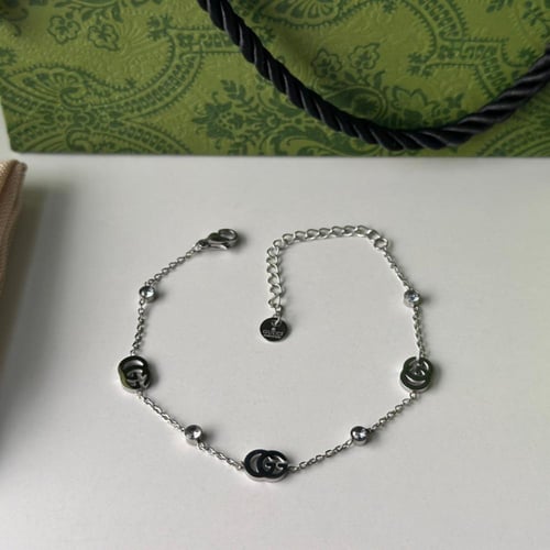 اسوارة نسائي ماركة قوتشي