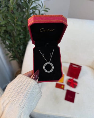 سلسال كارتير Love مع فصوص زركون