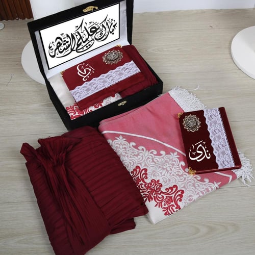 طقم سجادة صلاة صناعه تركي مبطن جوده عاليه