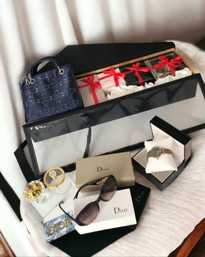 طقم نسائي فخامة ماركه ديور 2026