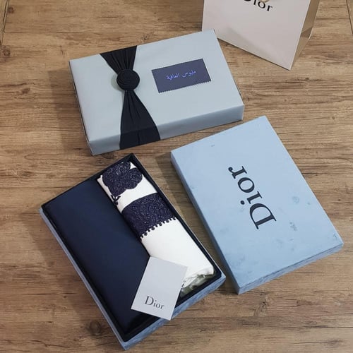 طقم قماش مع شماغ شتوي مع تغليف راقي