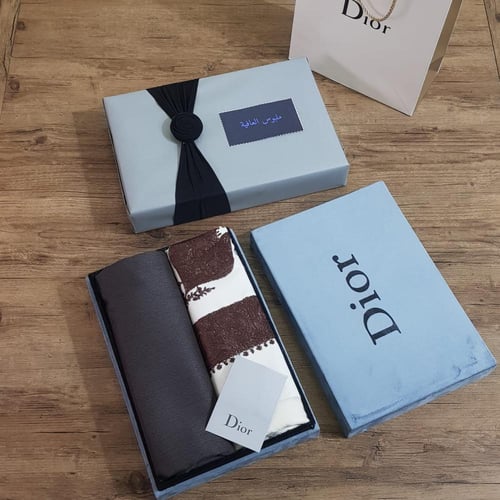 طقم قماش مع شماغ شتوي مع تغليف راقي