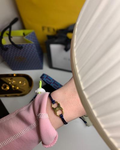 اسوارة نسائي ماركة توري بورش