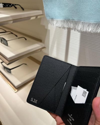 ابواك رجاليه لويس فيتون بالاسم