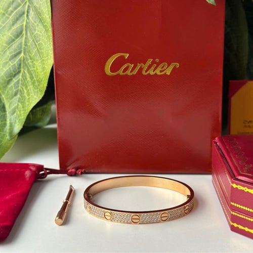 اسوارة نسائي ماركة كارتير زركون لوقو