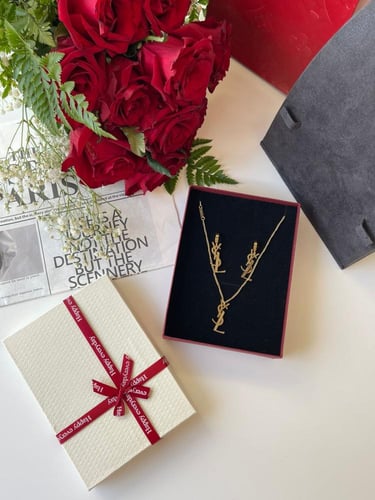 طقم اكسسوارت نسائية ماركة سان لوران