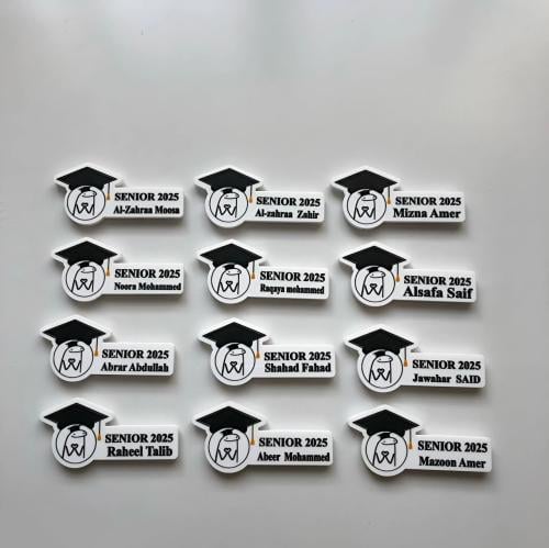 بروشات تخرج اكريلك بالاسم 2025