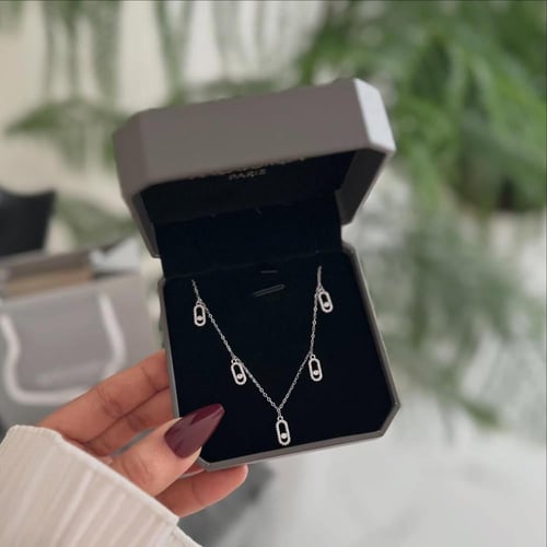 قلادة ميسيكا مع الملحقات