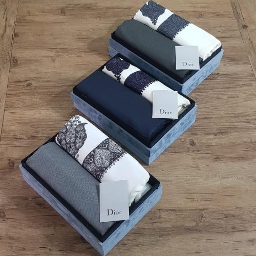 طقم قماش مع شماغ شتوي مع تغليف راقي