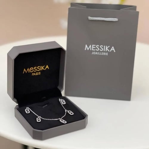 قلادة ميسيكا مع الملحقات