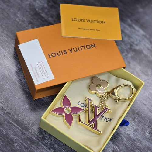 مداليات لويس فيتون اصدار جديد وانيق