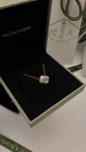 سلسال فان كليف مع الملحقات