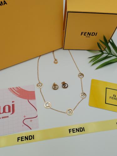 طقم فندي ذهبي