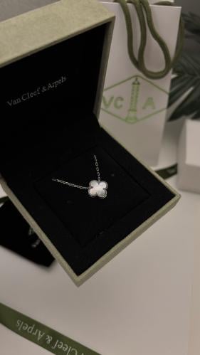 سلسال فان كليف مع الملحقات