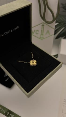 سلسال فان كليف مع الملحقات