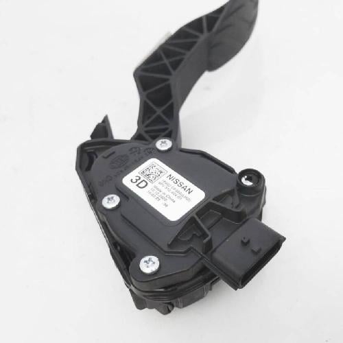 دعسة بنزين داخلي اكستريل 2015-2018 أصلي