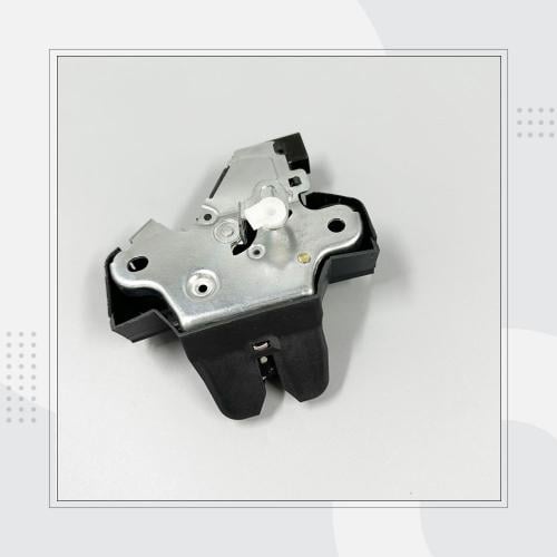 قفل شنطة يارس 2014-2017 ياباني عادي